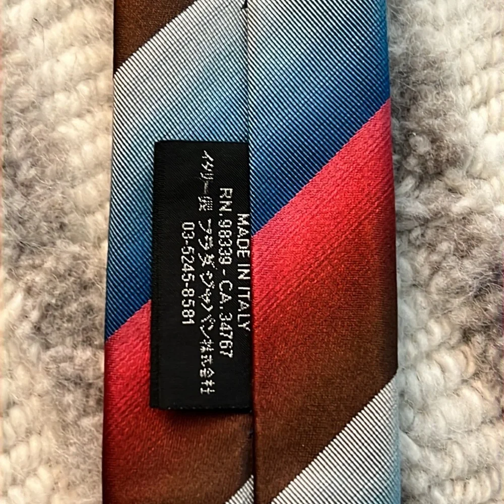 Gradient Stripe Tie - Picture 9 of 12